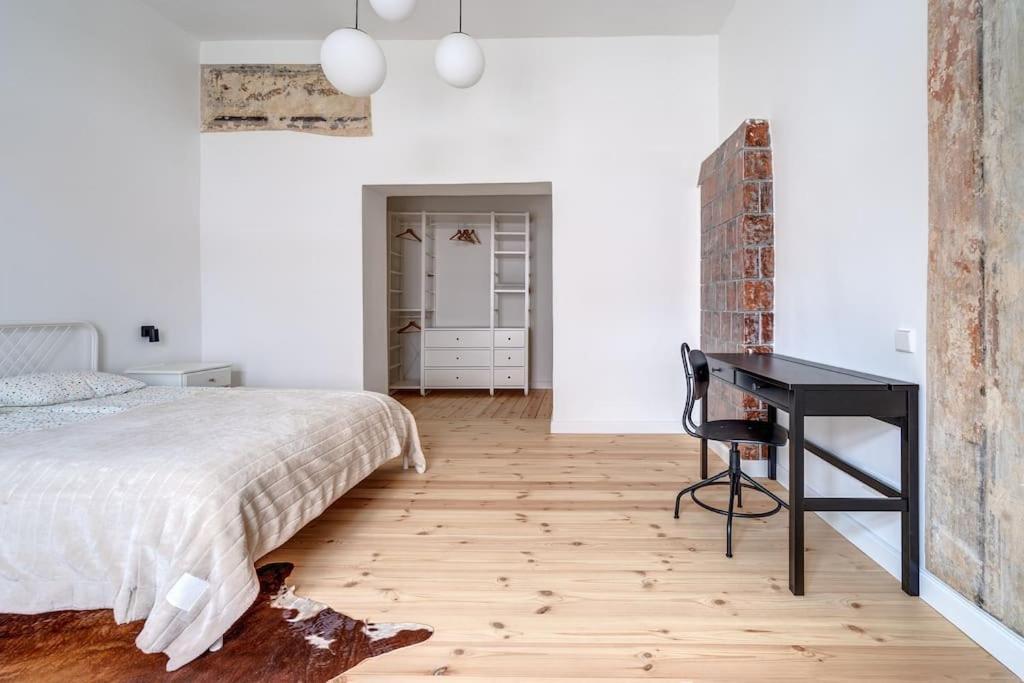 Leilighet Spacious 2-bedroom Flat In Old Town By Urban Rent
